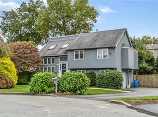 10 Village Ct, Cranston, RI 02920