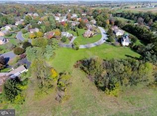 1343 Beaconfield Ln, Lancaster, PA 17601