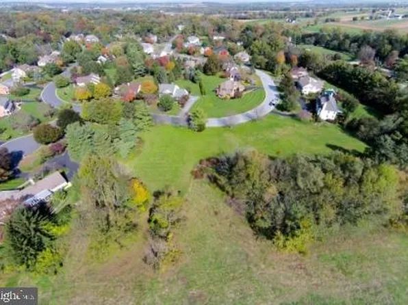 1343 Beaconfield Ln, Lancaster, PA 17601