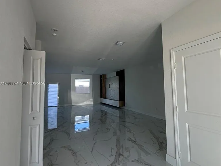 16144 SW 148th Pl — Photo 3