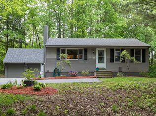 41 John St, Raymond, NH 03077