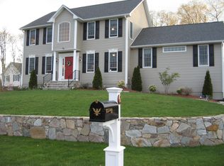 21 Scaralia Rd, Cranston, RI 02921