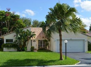 1225 Spring Circle Dr, Pompano Beach, FL 33071
