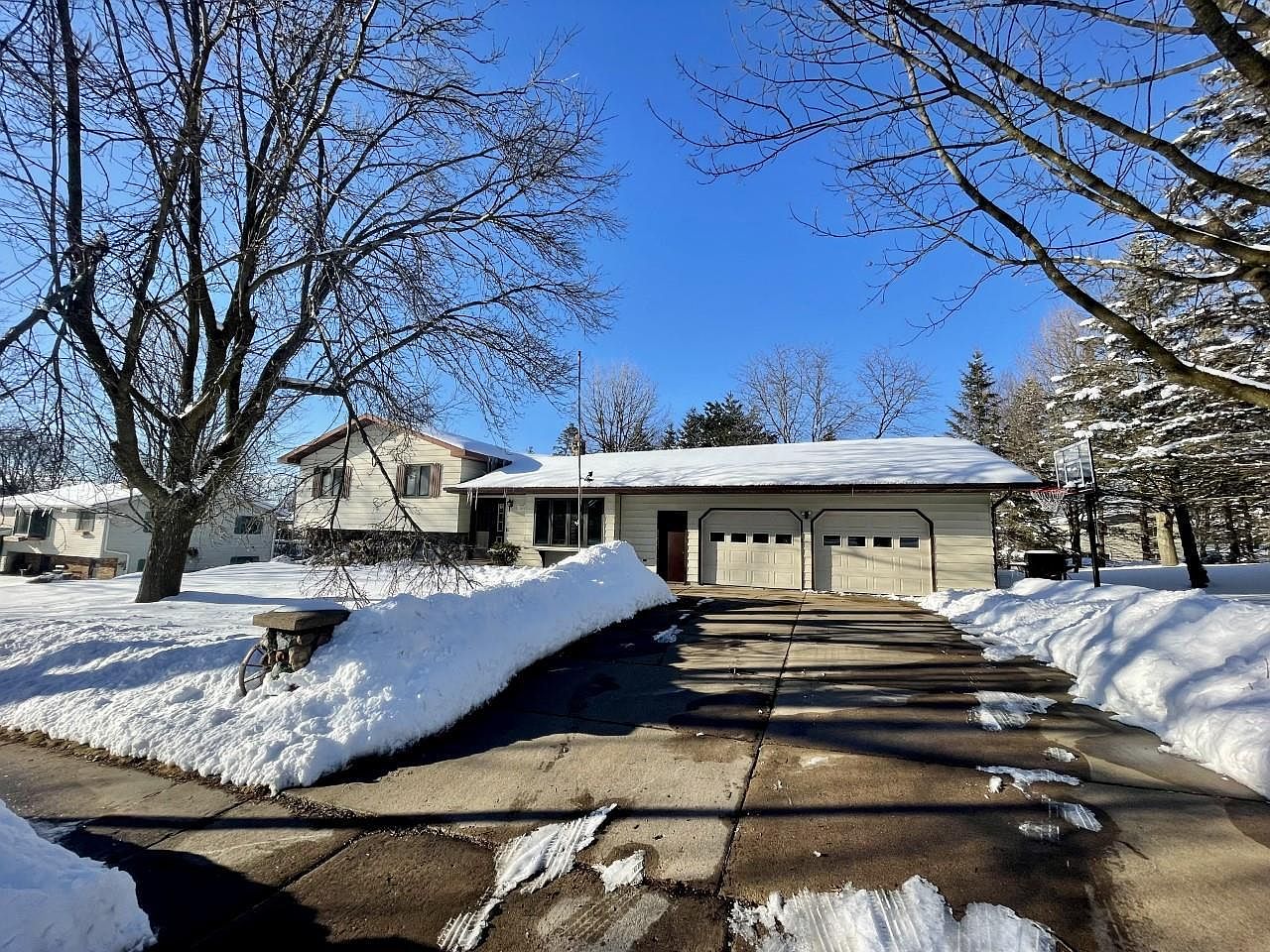 1015 West UPHAM STREET, Marshfield, WI 54449 Zillow