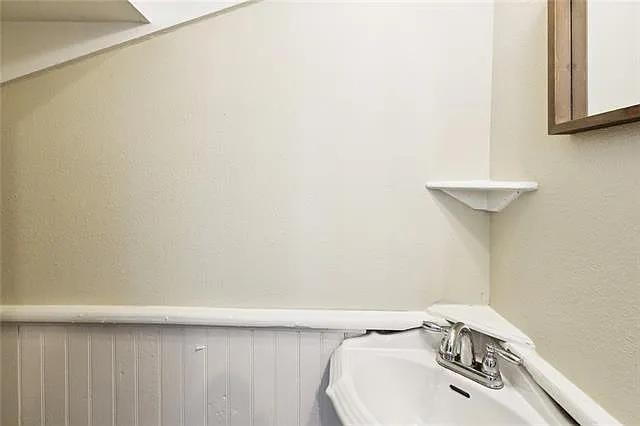 4518 Laurel St — Photo 11
