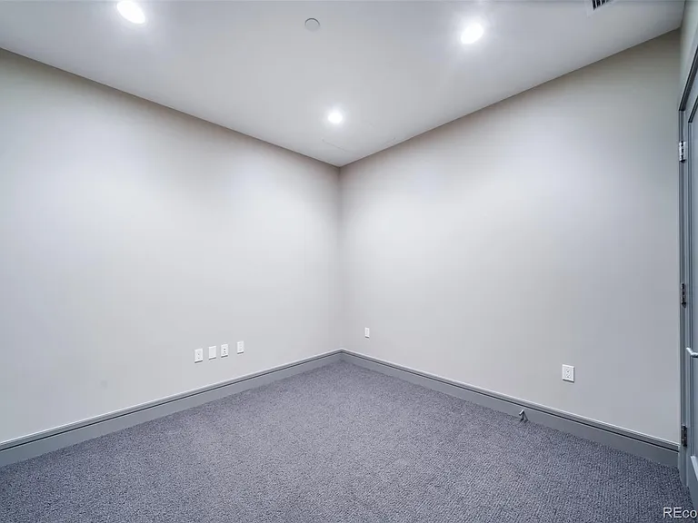 100 Detroit St #403 — Photo 33