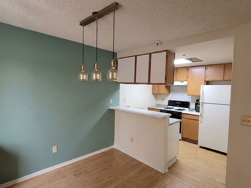 1st image of 1631 W 219th St #108