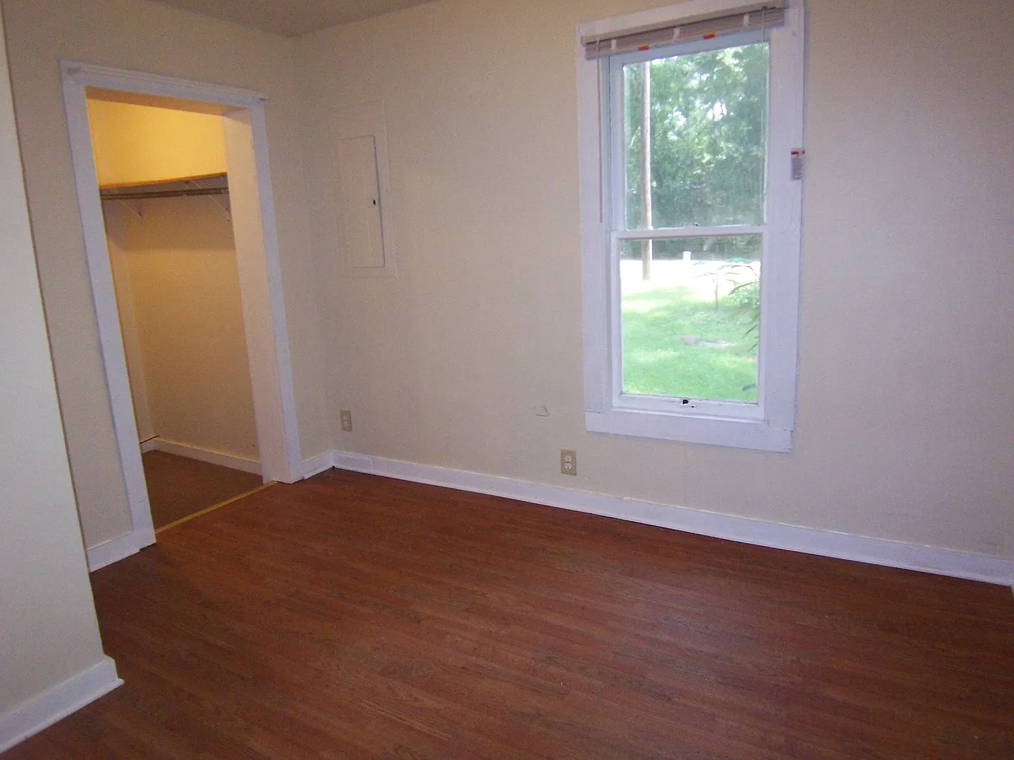 82 Catherine - Pineville, near Kees Park — Photo 4