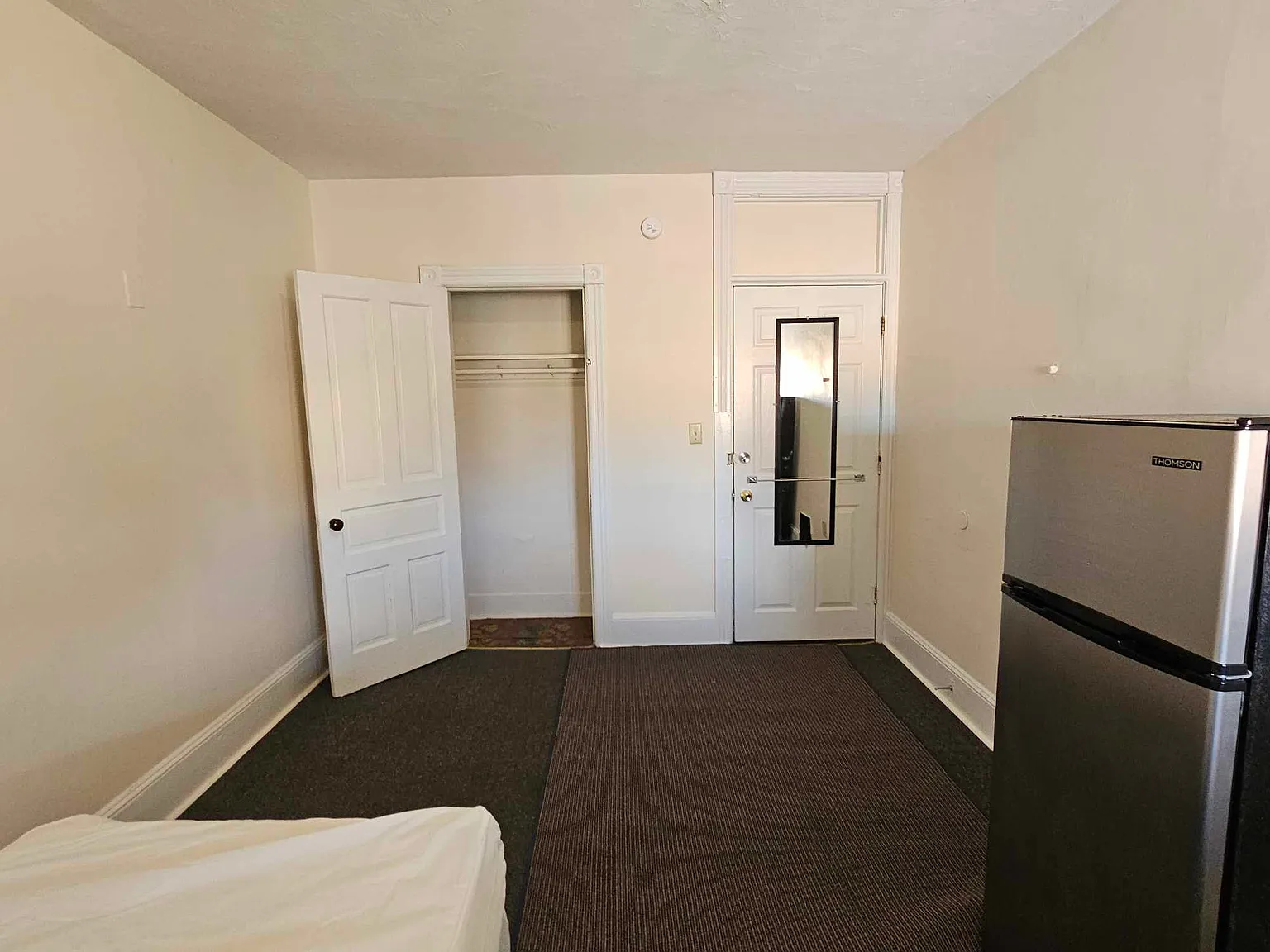 Studio, 150 sqft, $500 — Photo 3