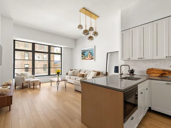 50 W 30th St #3D, New York, NY 10001