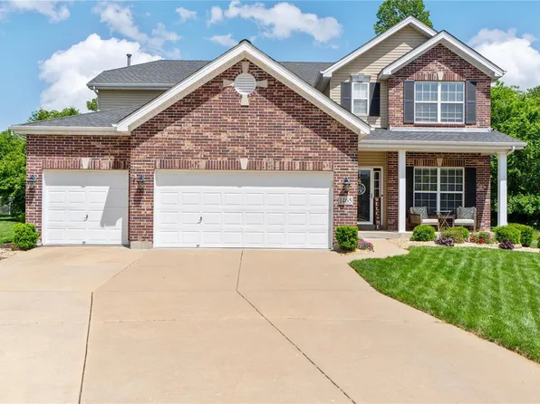 1465 Red Oak Plantation Dr, Ballwin, MO 63021