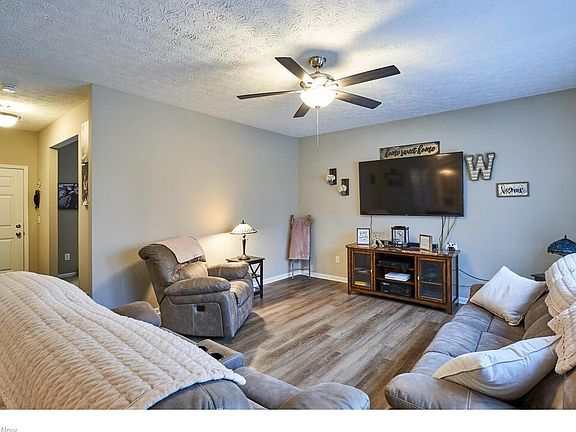 5th image of 3734 Woodworth Dr