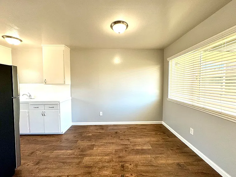665 Kirkland Dr — Photo 3