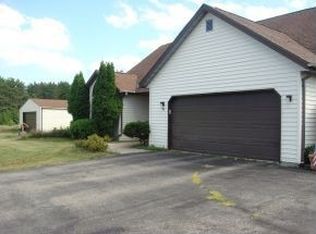 N2540 Brittany Ln, Waupaca, WI 54981