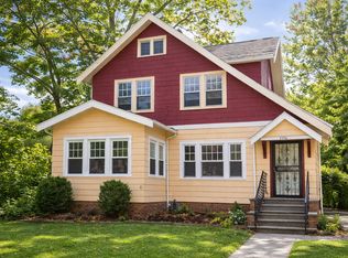 3874 Summit Park Ave, Cleveland Heights, OH 44121