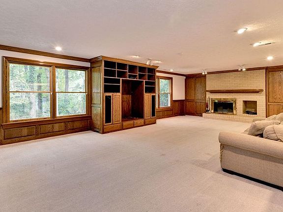 5th image of 128 Woodland Dr