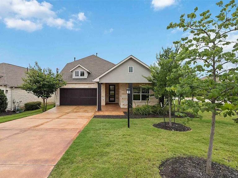 401 Sitlington Ln — Photo 1