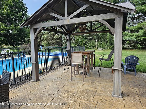 5th image of 2276 White Pine Dr