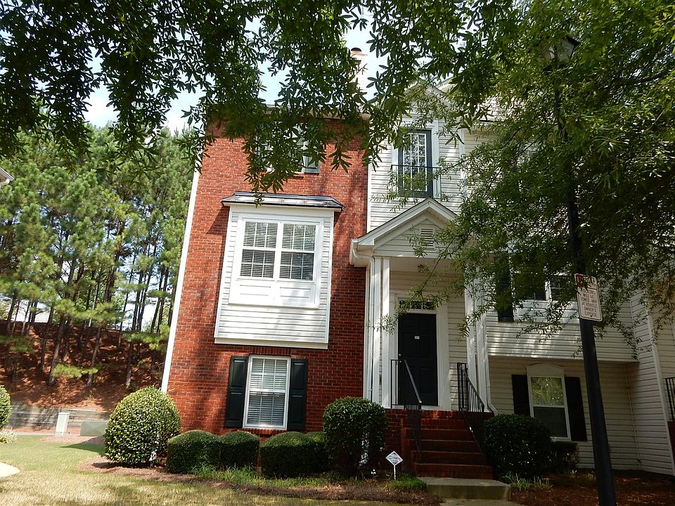 1st image of 318 Village Cir