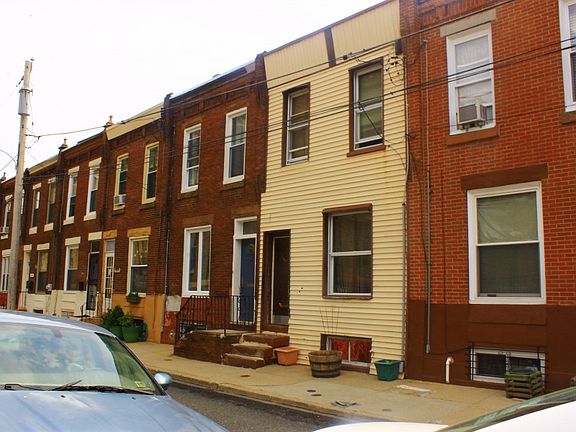 3rd image of 2422 Montrose St