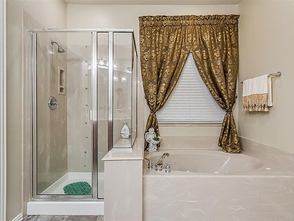 5th image of 2813 Cottonwood Way
