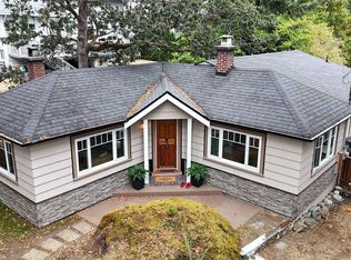 180 Island Hwy, View Royal, BC V9B 1G2