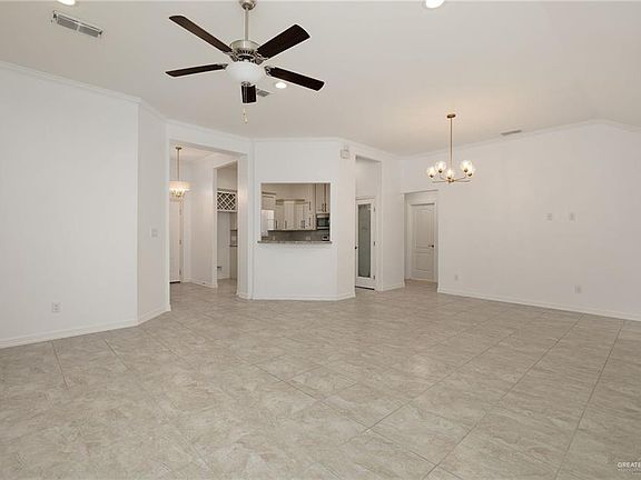 4th image of 2006 Primrose Dr