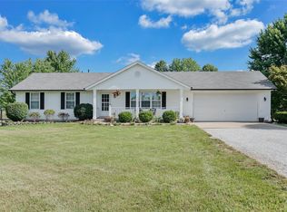 103 W Lincoln Ln, Winfield, MO 63389