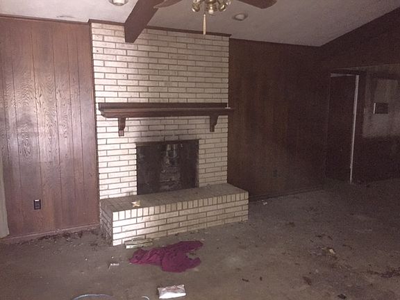 3rd image of 907 Lancaster Park Dr