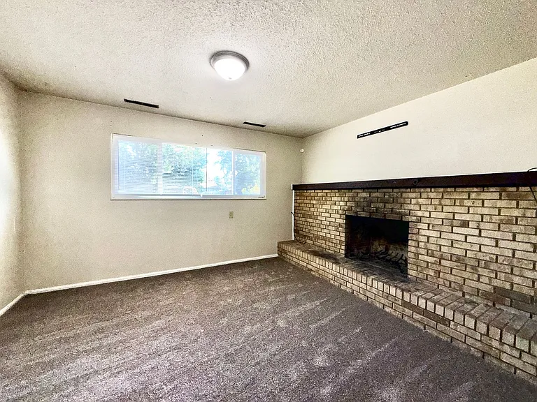 2945 Del Rey Plz — Photo 11