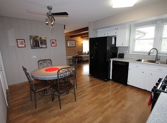 3rd image of 1372 Blair Ln