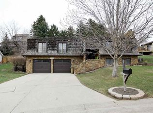 1321 12th St SW, Minot, ND 58701