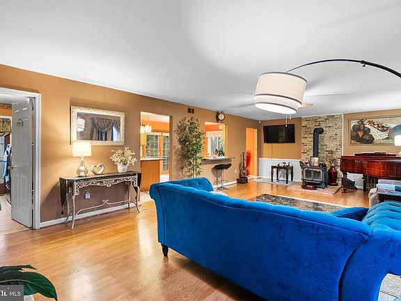 4th image of 13100 Croom Rd