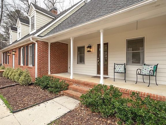 4th image of 1150 Lullwater Cir