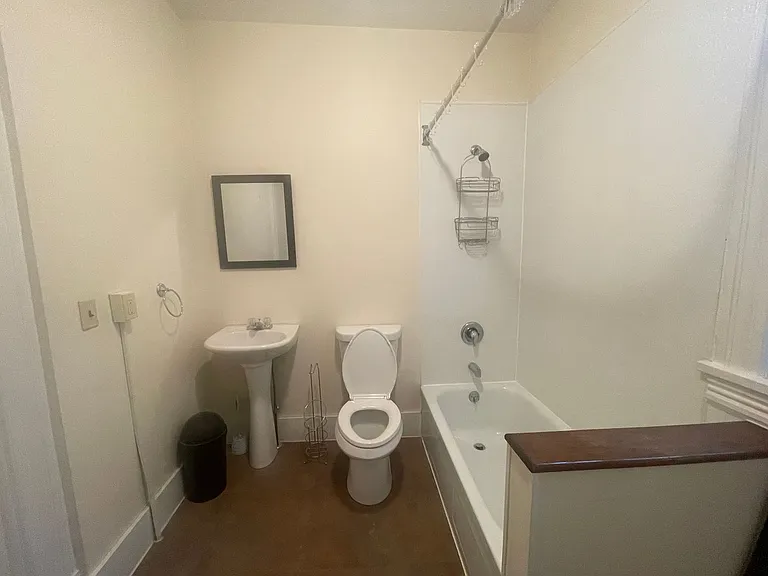 25 Bartlett Ave — Photo 8