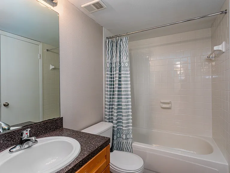 Landings at Pembroke Lakes — Photo 7