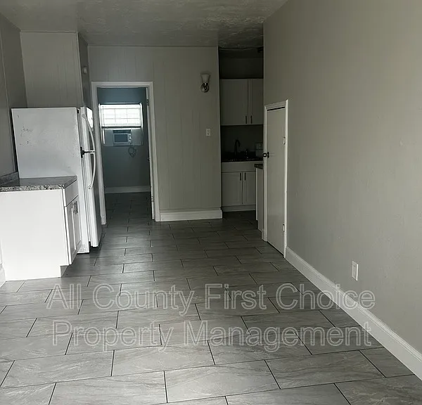 7380 63rd St N #5 — Photo 2