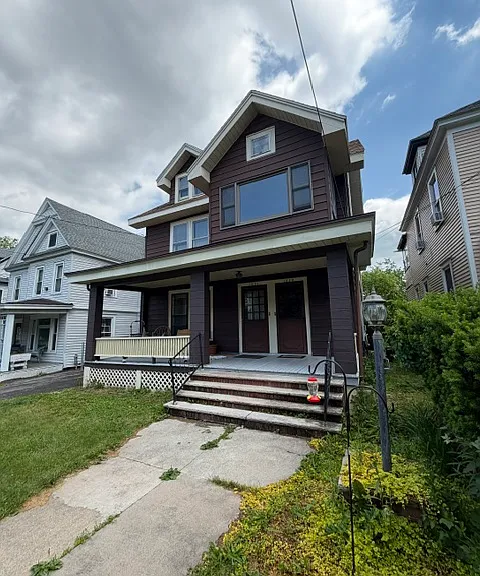 1027-29 Lancaster Ave — Photo 1