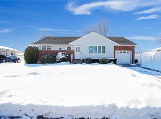 9 Romeo Ln, Commack, NY 11725