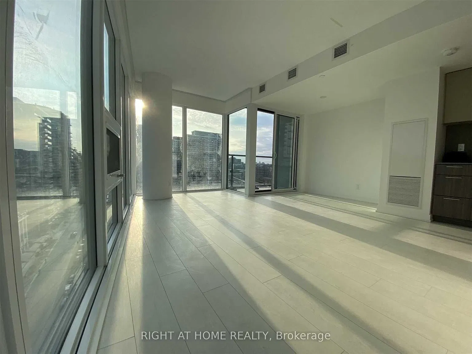 2 bed, $3,200 — Photo 2