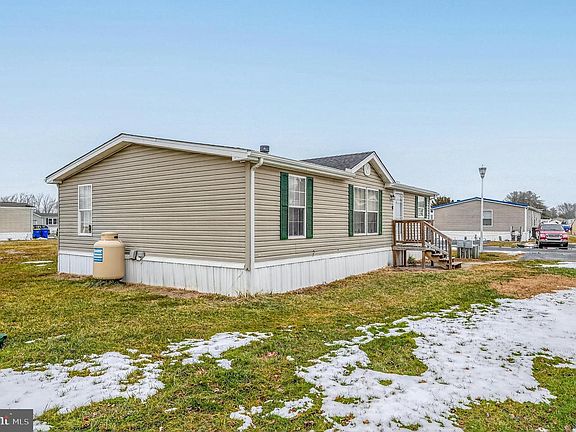 2nd image of 131 Pine Cone Dr #131