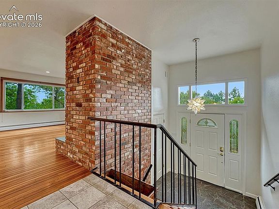 3rd image of 325 Altura Way