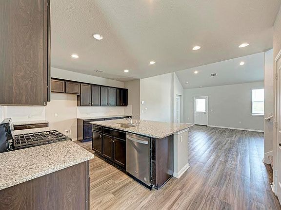 4th image of 540 Blue Sage Dr
