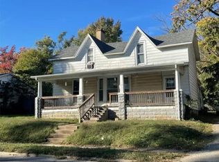 1215 Madison Ave, Charleston, IL 61920