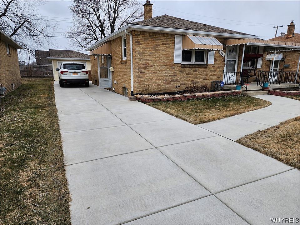 1st image of 68 Claude Dr