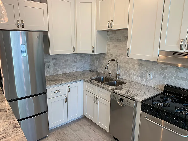 635 12th Ave NE #17 — Photo 4
