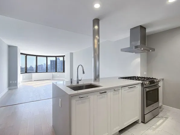 330 E 38th St APT 29C, New York, NY 10016
