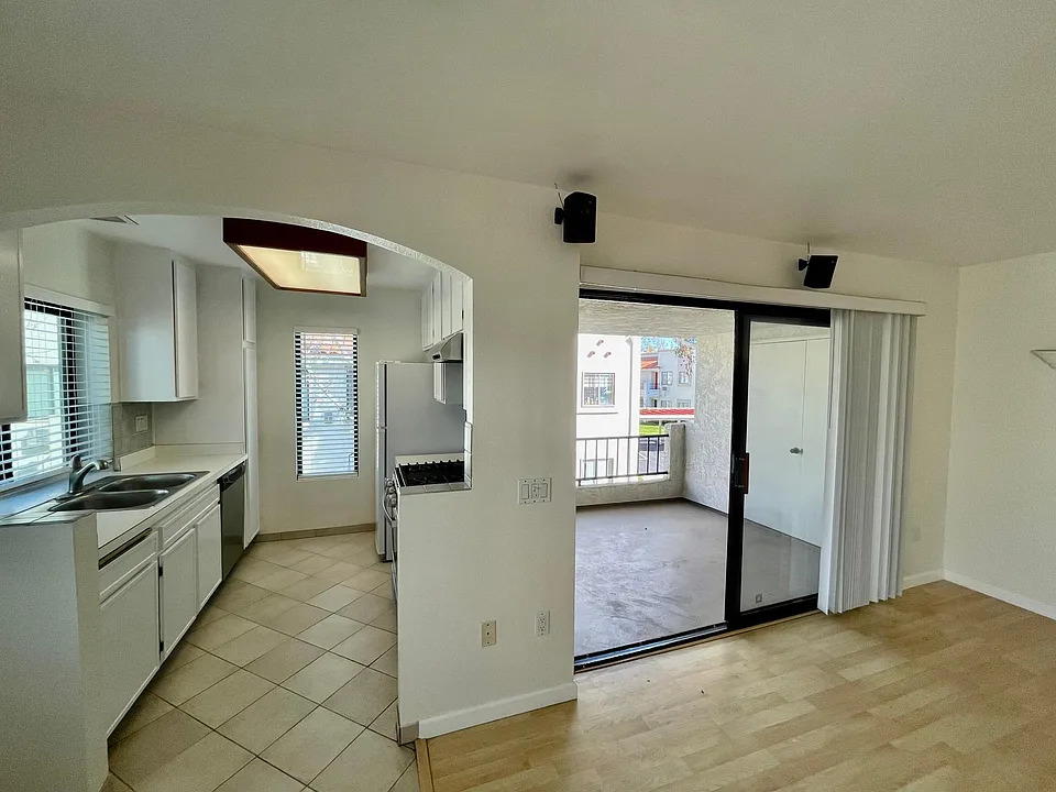 bright condo
