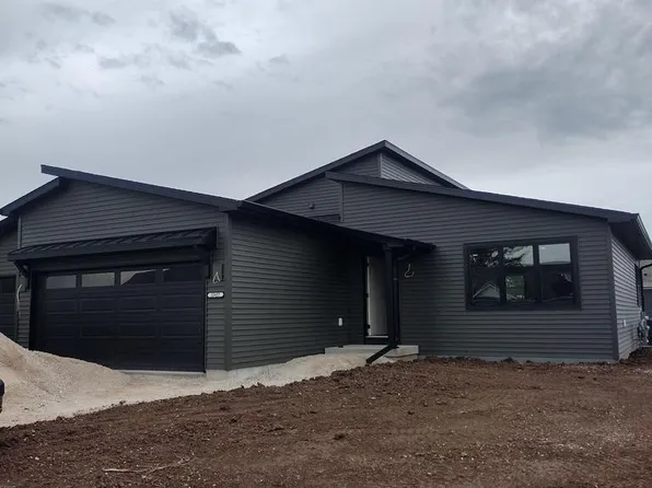 1507 Alpine CIRCLE, North Fond Du Lac, WI 54937