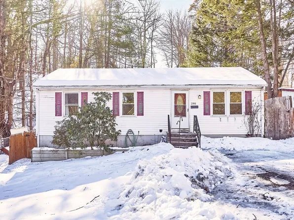 290 Sterling St, Clinton, MA 01510